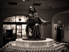 카시아의 성녀 리타_photo by Gregory Vozzo_in the National Shrine of St Rita of Cascia in Philadelphia_Pennsylvania.jpg